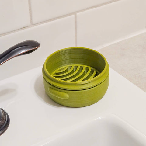 The Rogerie Travel Soap Case (Single Round): Mountain Moss / Standard (30mm)
