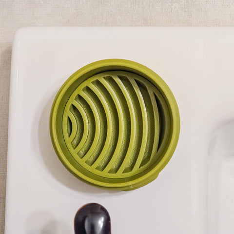 The Rogerie Travel Soap Case (Single Round): Mountain Moss / Standard (30mm)