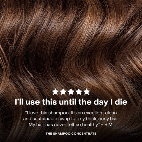 Close-up of wavy brown hair with a five-star rating and customer review text overlay.